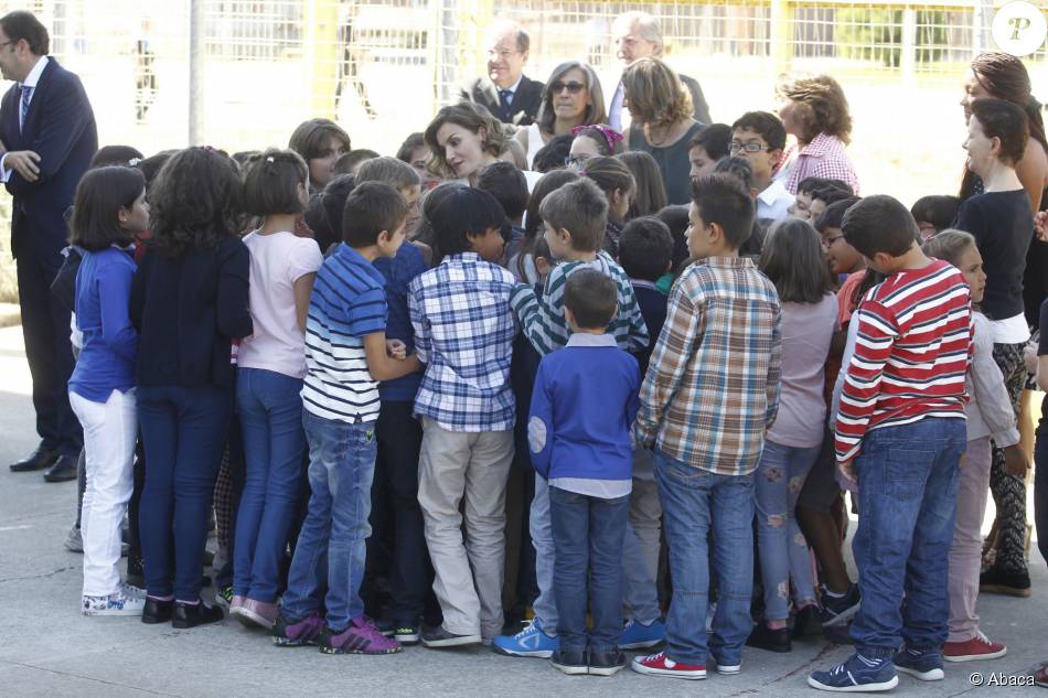 AGENDA PERSONAL DE LA REINA LETIZIA   - Página 80 1941274-letizia-d-espagne-inaugurait-l-annee-950x0-3