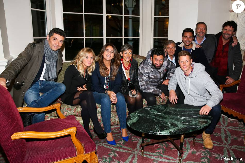 http://static1.purepeople.com/articles/9/16/58/59/@/1945146-exclusif-thierry-moreau-enora-950x0-2.jpg
