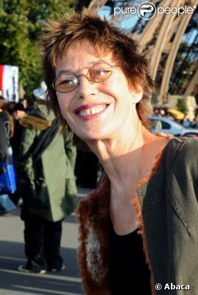 Jane Birkin fait sa star sous la Tour Eiffel