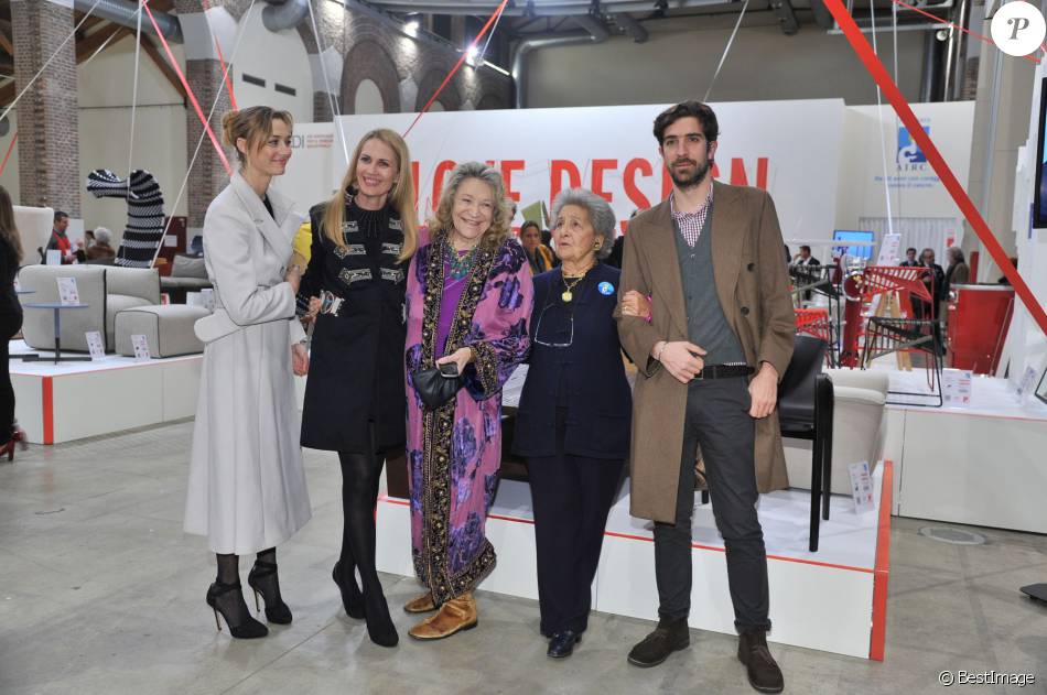 Beatrice Borromeo, Isabella Borromeo, Marta Marzotto, Bona Borromeo et Carlo Borromeo - Inauguration de l'exposition "Love Design" à Milan le 10 décembre 2015.