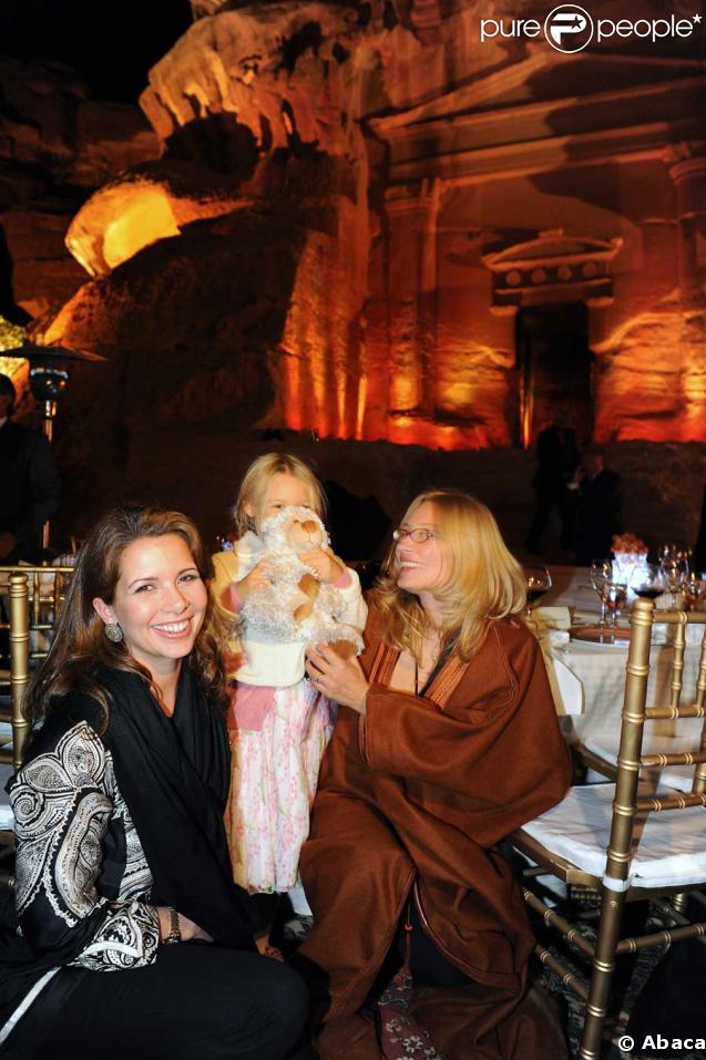 La princesse Haya Bint Al Hussein avec Nicoletta Montovani, veuve de Luciano Pavarotti, assiste avec leur fille Alice au concert hommage donné à sa mémoire