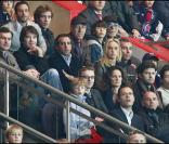Cécile de Menibus, son mari Yann Delaigue and co s'éclatent au Parc des Princes