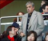 Enrico Macias soutient le PSG au Parc des Princes