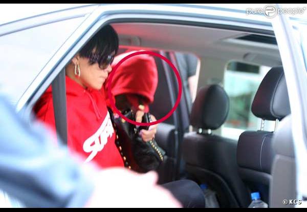 Rihanna et Chris Brown à l'aéroport Perth Domestic, en Australie