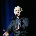 Charles Aznavour reprend la route et remonte sur scène à l'autre bout du monde à... 84 ans !