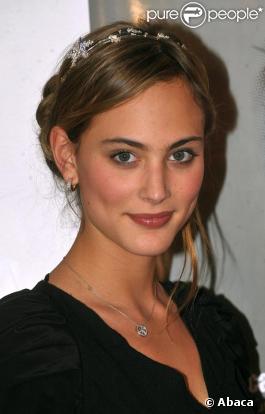 Nora Arnezeder