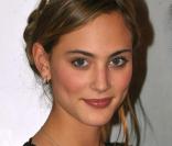 Nora Arnezeder