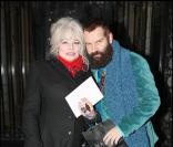 Armande Altaï et Sébastien Chabal... ah non ! C'est pas du tout Sébastien Chabal !!!