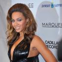 PHOTOS : Beyoncé et Emmanuelle Chriqui, entre décolleté et dos très nu : voici Cadillac Records par le menu !