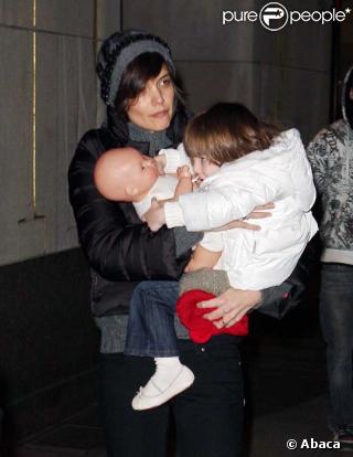 Katie Holmes a dépensé 100 000 dollars en cadeaux pour son mari et sa fille