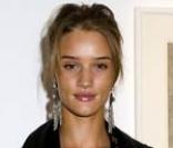 Rosie Huntington-Whiteley à l'inauguration de l'expo d'Elaine Ferguson 