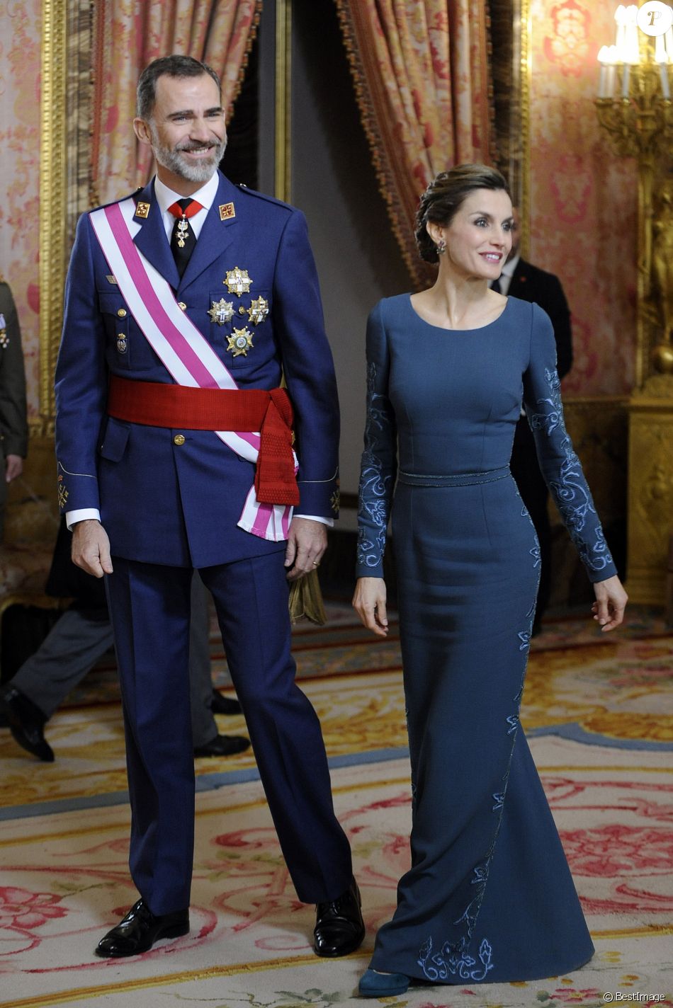 AGENDA DE SM. REYES FELIPE y LETIZIA  - Página 70 2955815-le-roi-felipe-vi-et-la-reine-letizia-d-e-950x0-1