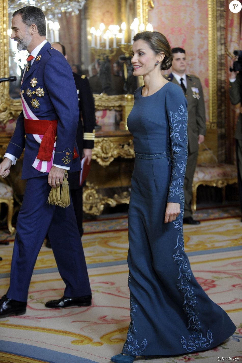 AGENDA DE SM. REYES FELIPE y LETIZIA  - Página 70 2955818-le-roi-felipe-vi-et-la-reine-letizia-d-e-950x0-1