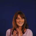 PHOTOS : Carla Bruni voit la vie en parme au Brésil ! 