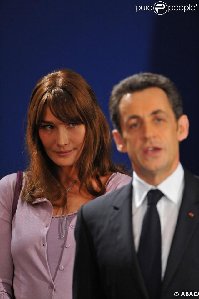 Carla Bruni et Nicolas Sarkozy lors d'un sommet au Brésil