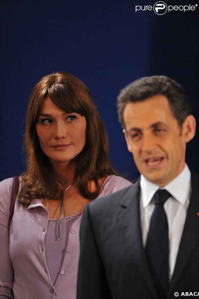 Carla Bruni et Nicolas Sarkozy lors d'un sommet au Brésil