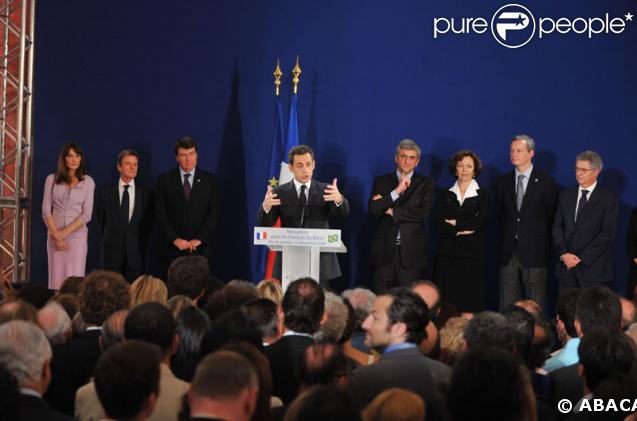 Carla Bruni , Bernard Kouchner, Xavier Darcos, Nicolas Sarkozy, Hervé Morin, Anne-Marie Idracet Bruno Le Maire lors d'un sommet au Brésil