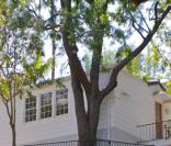 Initialement blanche, la maison d'Orlando Bloom est devenue noire !