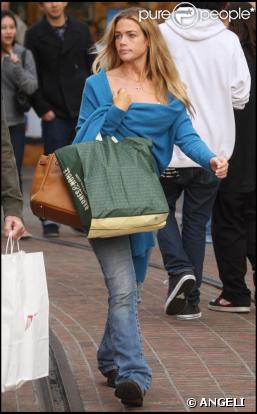 Denise Richards à LA : c'est quoi ce look ?