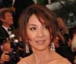Michelle Yeoh, lumineuse dans une robe Elie Saab, lors du festival de Cannes, en mai dernier. 