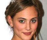 Nora Arnezeder 