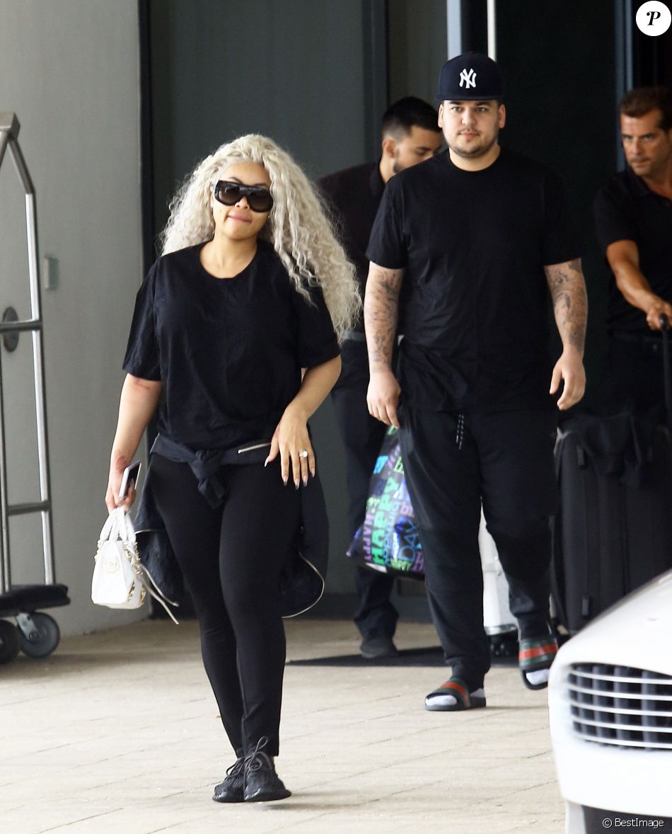 Blac Chyna, enceinte, et son fiancé Rob Kardashian quittent leur hôtel de Miami le 18 mai 2016