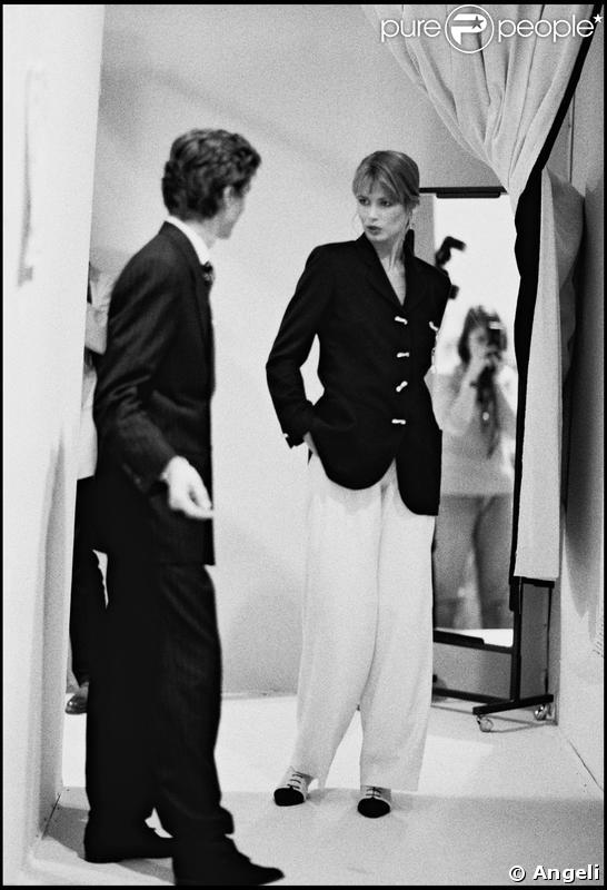 Claudia Schiffer lors du défilé Jean-Louis Scherrer en 1997