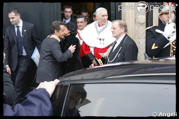 Rachida Dati, la bise de Nicolas Sarkozy pour finir la journée !