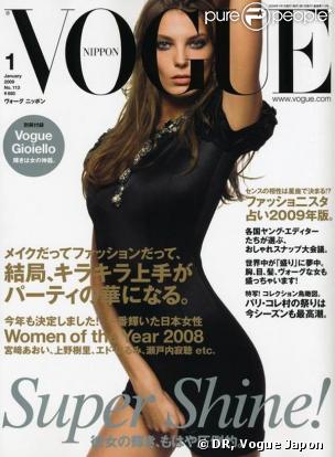 Daria Werbowy en couverture de  Vogue Japon , avec à l'intérieur la charmante Miranda Kerr 