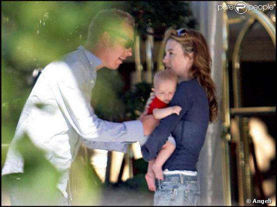 Laurence Fox et Billie Piper, et leur fils Winston