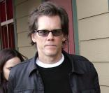 Kevin Bacon ne pouvait manquer le Festival de Sundance, au cours duquel est présenté Taking chance de Ross Katz. Dans cette histoire basée sur des faits réels, il interprète  un lieutenant chargé de ramener le corps d'un soldat dans son village natal
