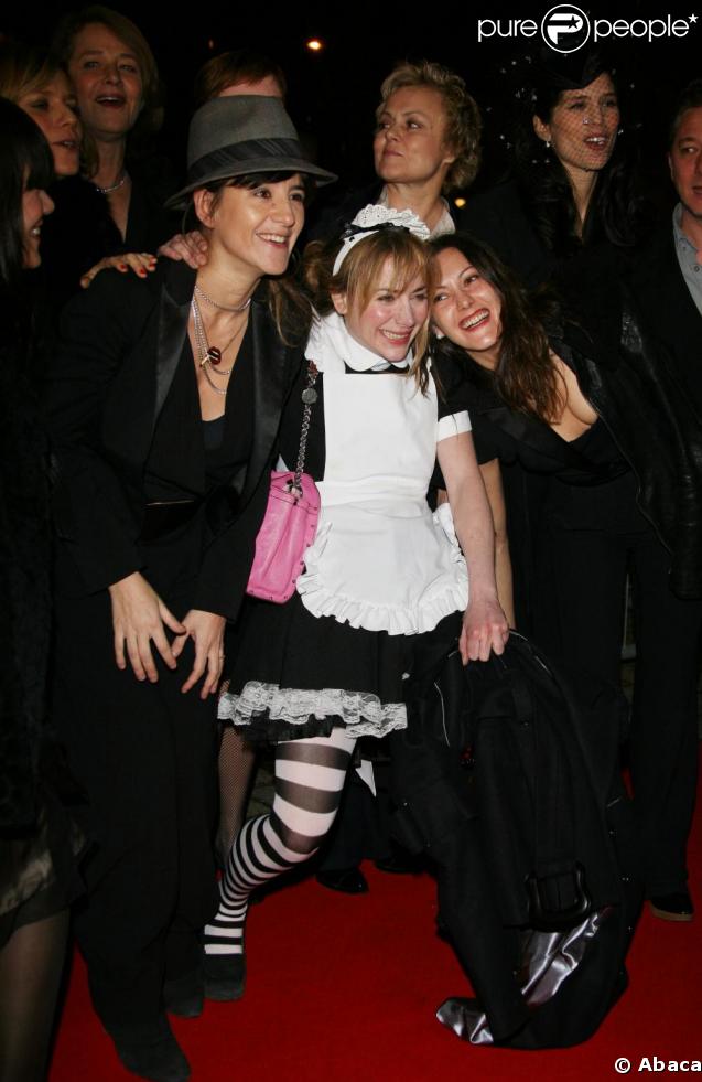 Avant-première du Bal des actrices, le 19/01/09. Julie Depardieu est déchaînée en tenue de soubrette ! 