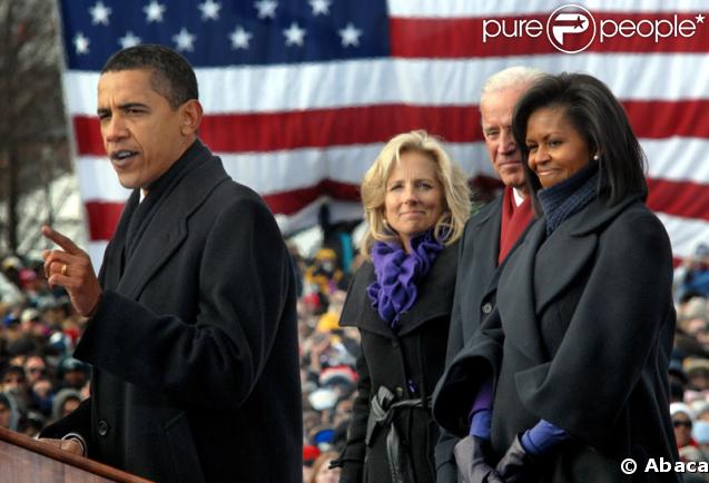 Michelle Obama, dans un manteau Sonia Rykiel, le 17 janvier 2009, lors d'un discours de Barack Obama à Wilmington dans le Delaware.