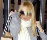 Nicollette Sheridan sort d\'une boutique Louboutin à Beverly Hills<br />