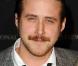 Célibataire instable - il rompt et se remet et rompt avec la femme de sa vie Rachel McAdams - Ryan Gosling est à 28 ans célibataire. Une chose est sûre, si on sort avec la star de l'ultra romantique N'oublie jamais, on ne le laissera pas partir !