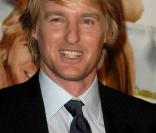Owen Wilson, 40 ans, a vécu une rupture très douloureuse avec Kate Hudson, mais maintenant il a repris le goût de vivre. Il ne lui manque plus qu'une fille qui le chouchoutera et rigolera à ses blagues. Qui veut prendre soin de ce beau blond ?