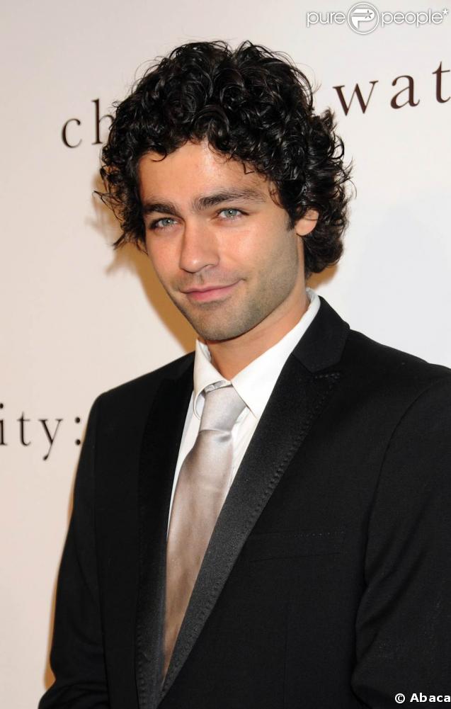 Adrian Grenier, 32 ans, sex symbol depuis son rôle de tombeur dans la série Entourage, n'a vraisemblablement pas encore trouvé la femme qu'il lui faut. Séparé l'été dernier de l'actrice Isabel Lucas, on ne lui compte à ce jour aucune amoureuse...