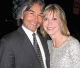 Incroyable ! L'ex d'Olivia Newton-John, que l'on disait mort, serait toujours vivant !