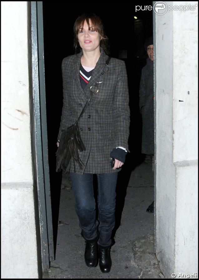 Emmanuelle Seigner au défilé Givenchy Haute Couture Printemps-Eté, le 27/01/09