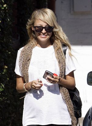 Nicole Richie heureuse 