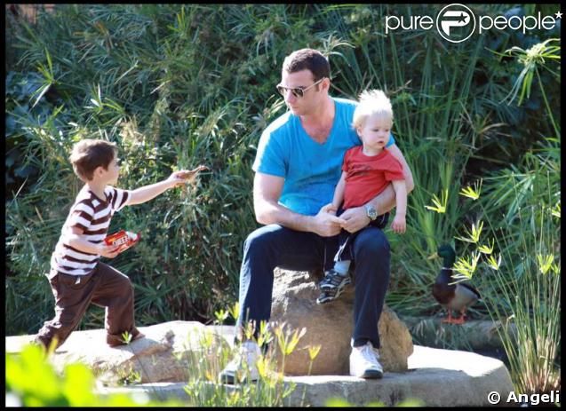 Liev Schreiber passe un moment entre hommes avec son fils Alexander 