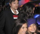 Demi Moore et son mari Ashton Kutcher s'éclatent avec Teri Hatcher et sa fille de onze ans, Emerson