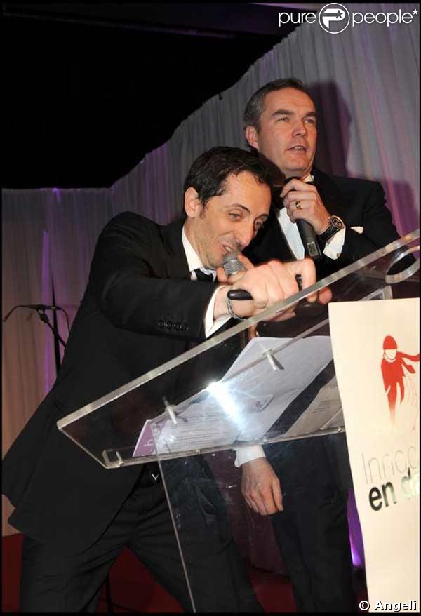 Gad Elmaleh mène les enchères avec Phillipp de Württemberg à la soirée des 10 ans de l'association Innocence en danger