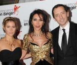 Vahina Giocante, Homayra et Gad Elmaleh à la soirée des 10 ans de l'association Innocence en danger