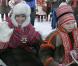 Mette-Marit et Haakon de Norvège ont entrepris un périple de deux jours dans le comté de Finnmark, région norvégienne arctique... Et le jeune Marius met la main à la pâte ! 