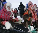 Mette-Marit se laisse conduire par son fils Marius dans les régions arctiques du comté de Finnmark 