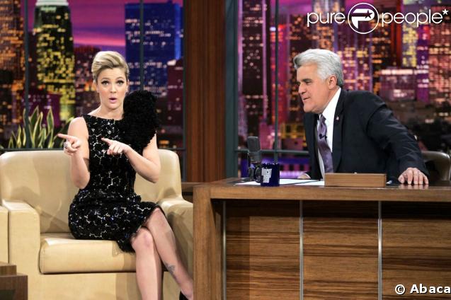 Plus espiègle que jamais, durant le Tonight Show, c'est Drew Barrymore qui mène la danse. 