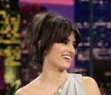 Quand Penélope Cruz est sur le plateau de Jay Leno, le charme sensuel de l'Espagne est à l'honneur ! 