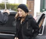 Kylie Minogue à la sortie de chez elle à Londres le 9 Février 2009.