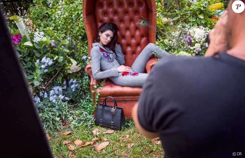 Kendall Jenner en shooting pour la nouvelle campagne de La Perla.